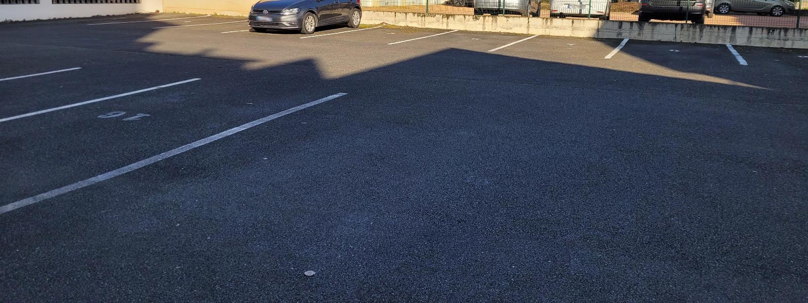 parking  pièces - VICHY